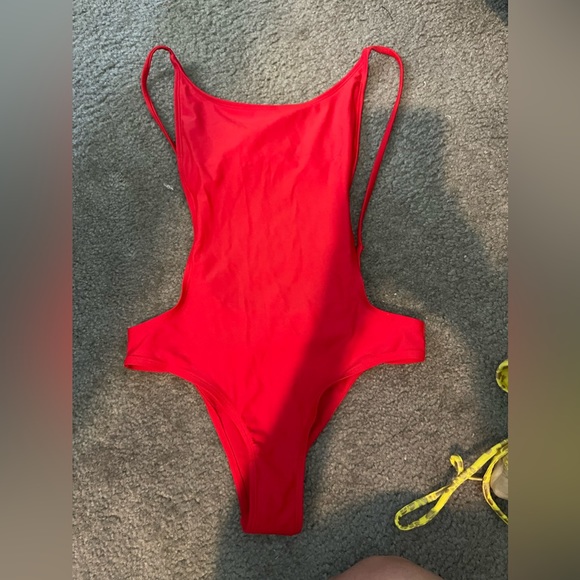 SUNNYCO Pamela famous red swimsuit size S - Picture 1 of 2